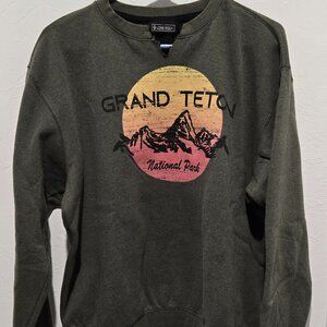 Grand Teton Sweatshirt Like New (L) Gender Neutral by Lone Rock